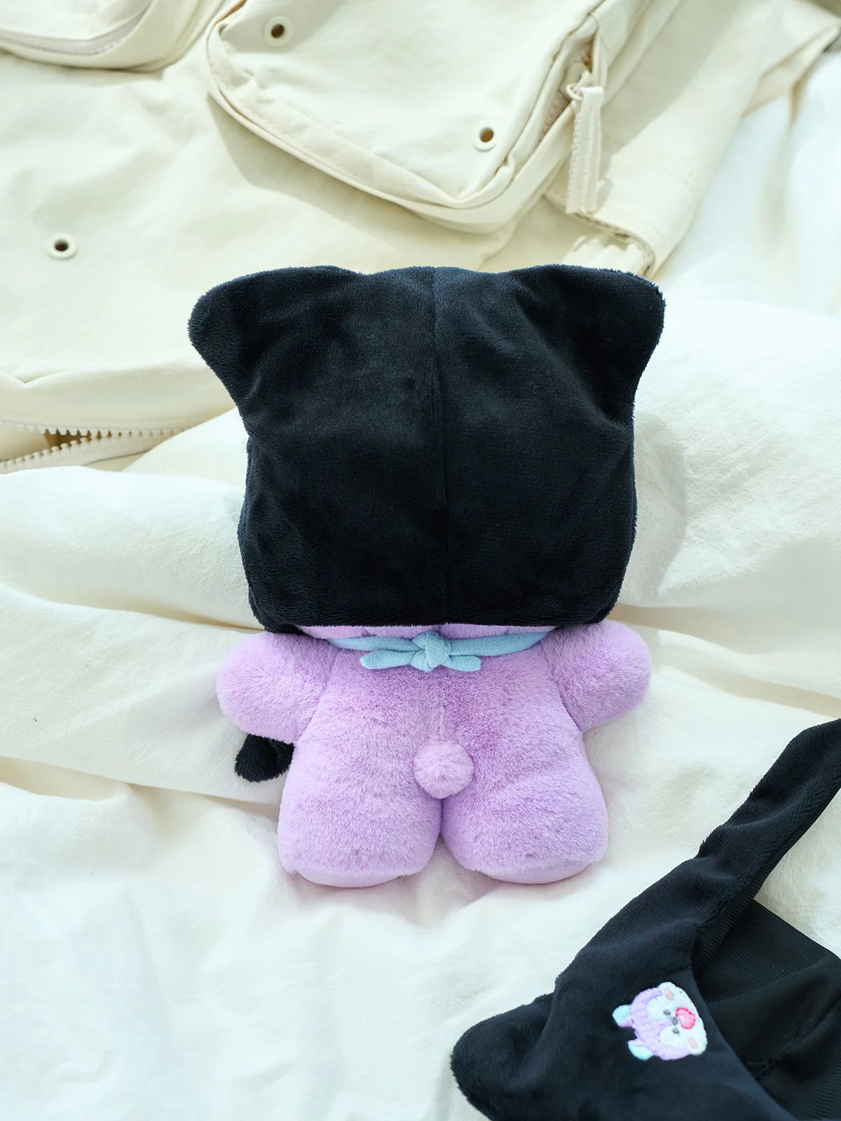BT21 - MANG BASIC MD CLOSET - Image 3