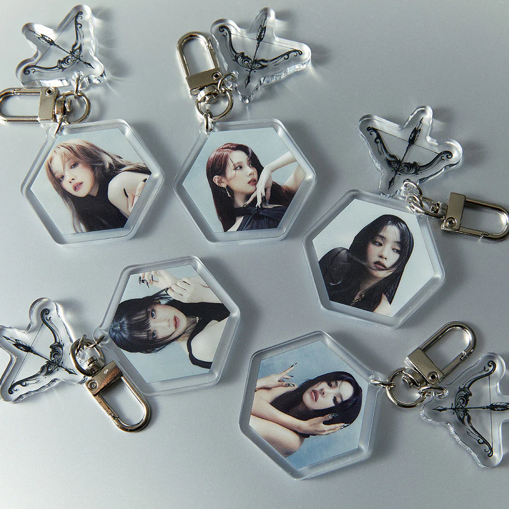 (G)I-DLE - SUPER LADY OFFICIAL MD ACRYLIC KEYRING PHOTOCARD SET 0 VER. - Image 3