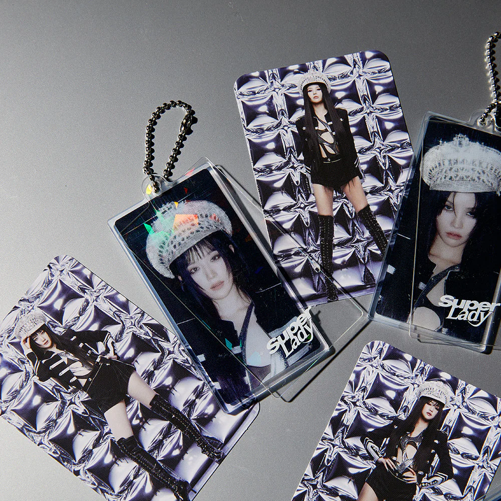 (G)I-DLE - SUPER LADY OFFICIAL MD SLIDE ACRYLIC KEYRING PHOTOCARD SET 2 VER. - Image 4